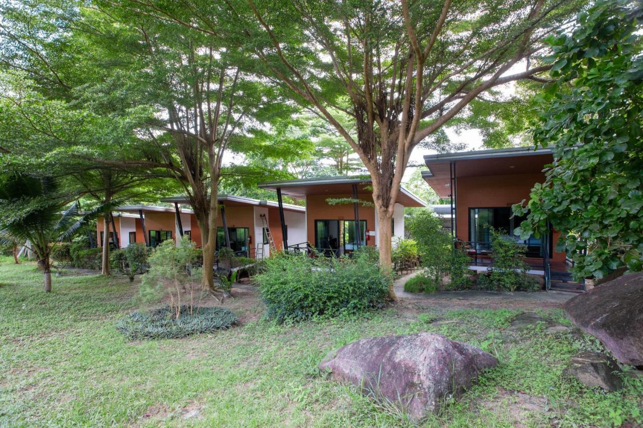 Plawan Lipe Bungalows Exterior photo
