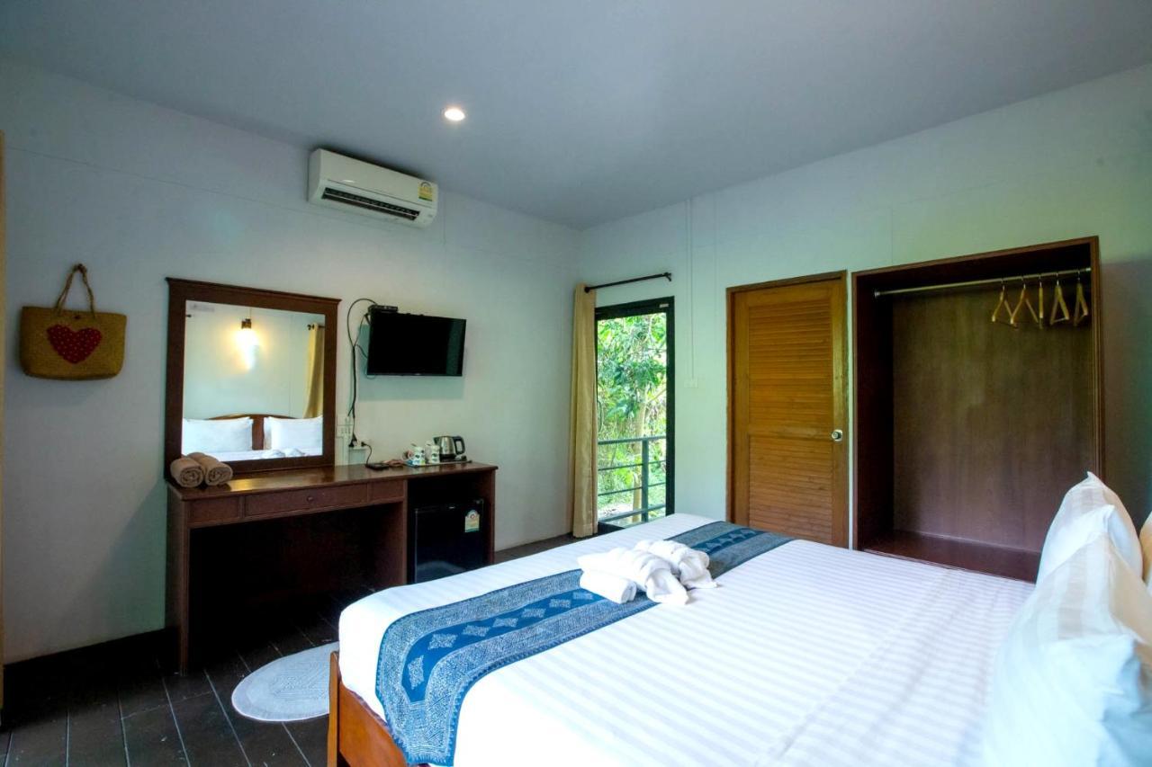 Plawan Lipe Bungalows Exterior photo